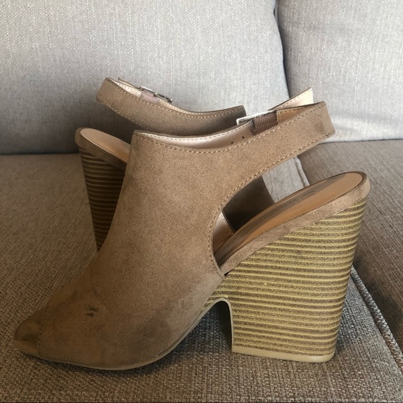 Tan suede wedges size 7 - Picture 4 of 5